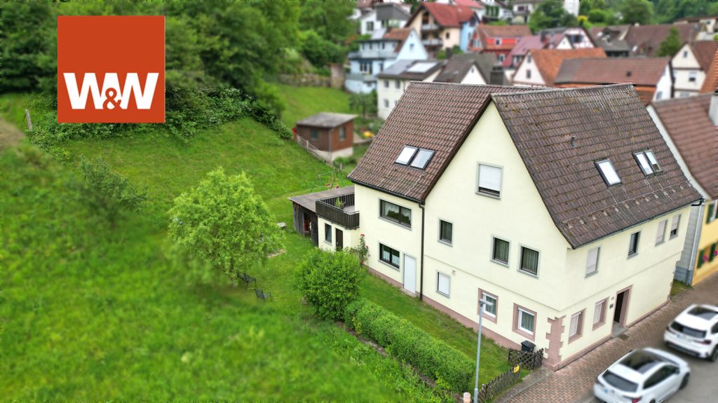 Immobilienangebot - Bad Liebenzell - Alle - Gepflegtes ZFH mit großem Garten und viel Platz in Bad Liebenzell zu verkaufen!