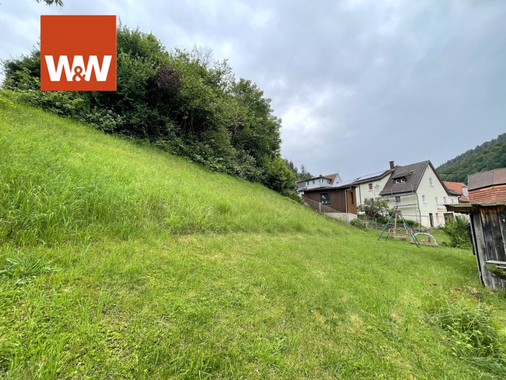 Immobilienangebot - Bad Liebenzell - Alle - Gepflegtes ZFH mit großem Garten und viel Platz in Bad Liebenzell zu verkaufen!