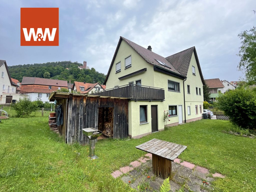 Immobilienangebot - Bad Liebenzell - Alle - Gepflegtes ZFH mit großem Garten und viel Platz in Bad Liebenzell zu verkaufen!