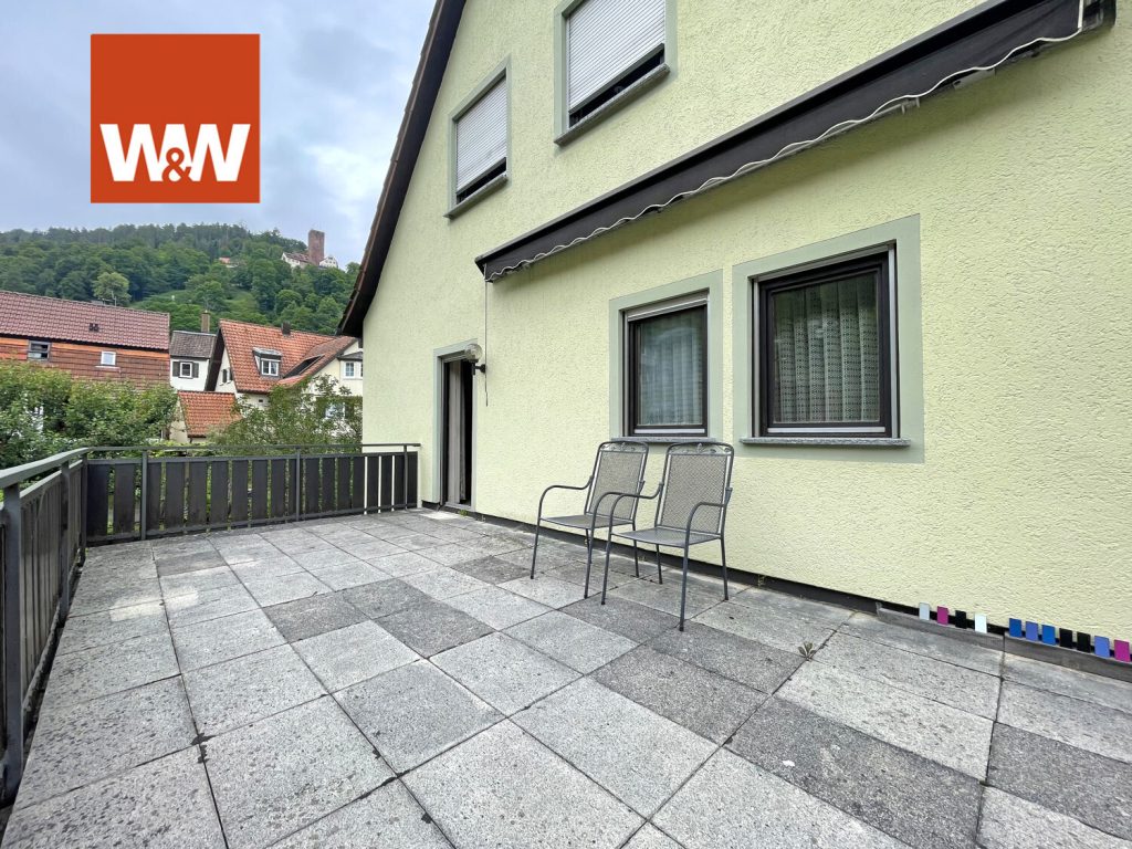 Immobilienangebot - Bad Liebenzell - Alle - Gepflegtes ZFH mit großem Garten und viel Platz in Bad Liebenzell zu verkaufen!