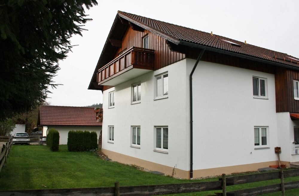 Immobilienangebot - Weitnau / Kleinweiler - Alle - Mehrfamilienhaus mit 7 Wohneinheiten und 3 Garagen sowie 6 Kfz-Stellplätzen