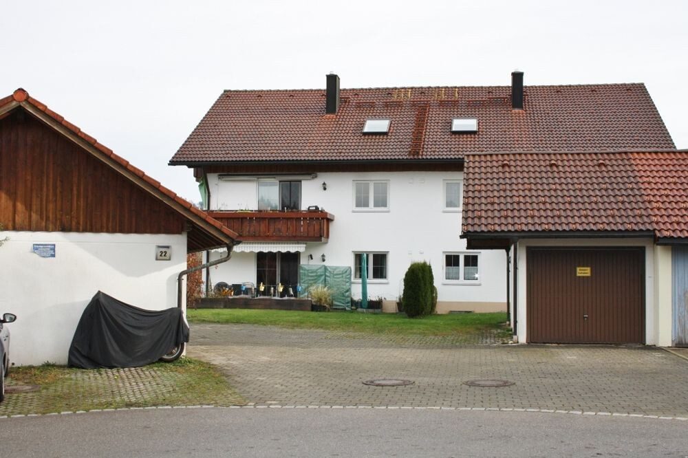 Immobilienangebot - Weitnau / Kleinweiler - Alle - Mehrfamilienhaus mit 7 Wohneinheiten und 3 Garagen sowie 6 Kfz-Stellplätzen