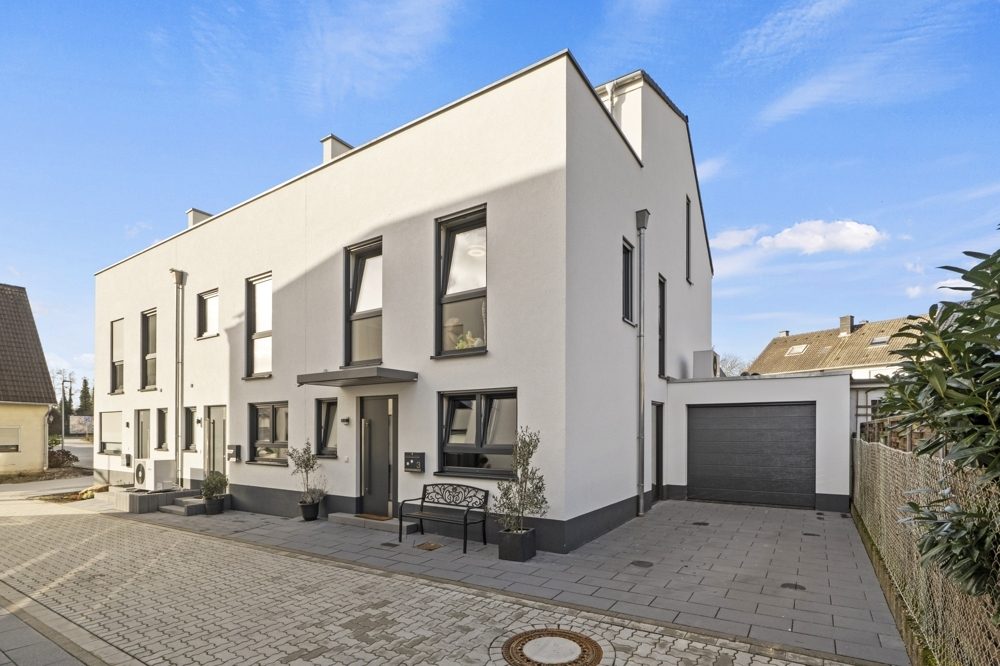 Immobilienangebot - Bedburg - Alle - VERKAUFT: Mit 3D und Video: Familienfreundlich und stilvoll: Ihr neues Traumhaus mit Garten und Dachterrasse!