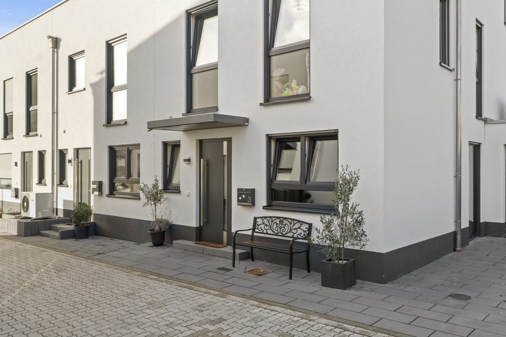 Immobilienangebot - Bedburg - Alle - VERKAUFT: Mit 3D und Video: Familienfreundlich und stilvoll: Ihr neues Traumhaus mit Garten und Dachterrasse!