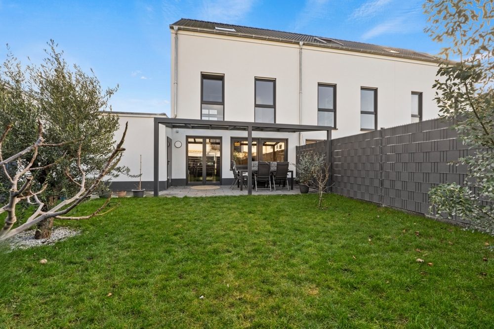 Immobilienangebot - Bedburg - Alle - VERKAUFT: Mit 3D und Video: Familienfreundlich und stilvoll: Ihr neues Traumhaus mit Garten und Dachterrasse!