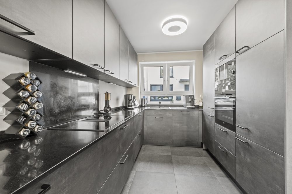 Immobilienangebot - Bedburg - Alle - VERKAUFT: Mit 3D und Video: Familienfreundlich und stilvoll: Ihr neues Traumhaus mit Garten und Dachterrasse!