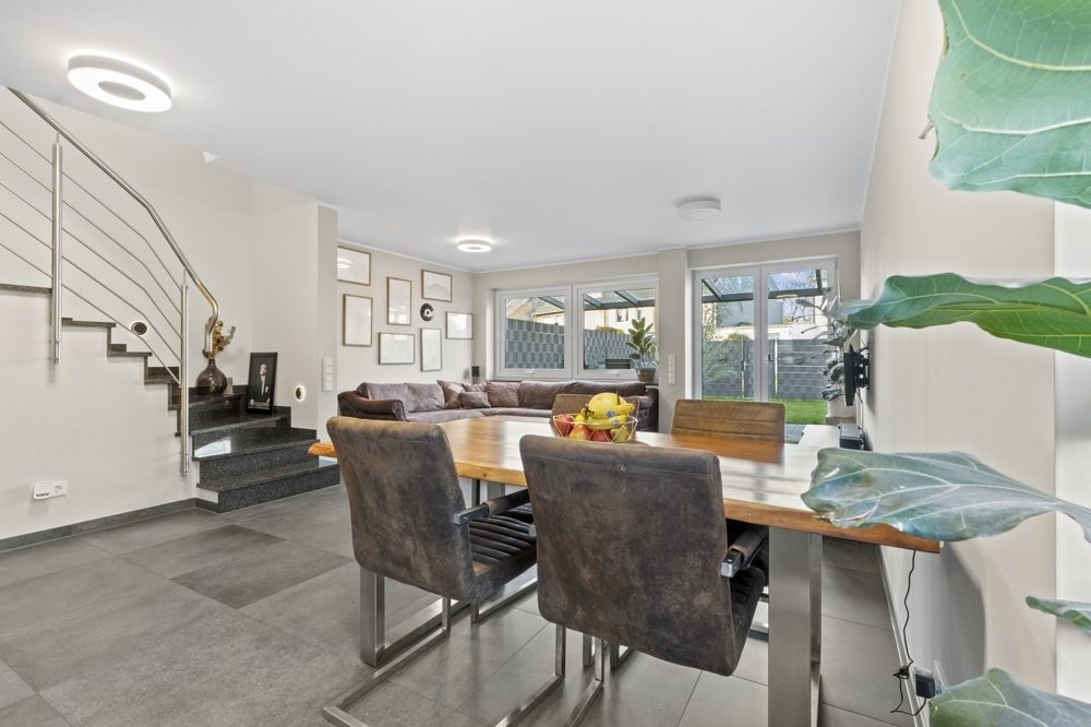 Immobilienangebot - Bedburg - Alle - VERKAUFT: Mit 3D und Video: Familienfreundlich und stilvoll: Ihr neues Traumhaus mit Garten und Dachterrasse!