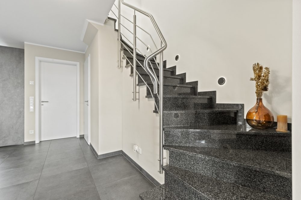Immobilienangebot - Bedburg - Alle - VERKAUFT: Mit 3D und Video: Familienfreundlich und stilvoll: Ihr neues Traumhaus mit Garten und Dachterrasse!