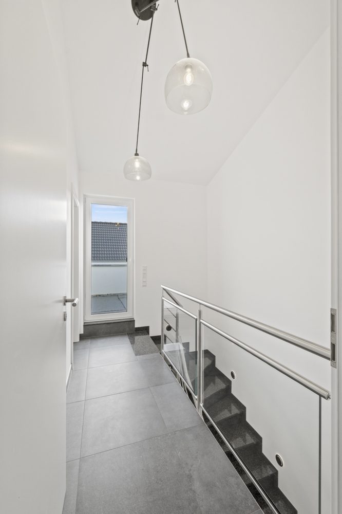 Immobilienangebot - Bedburg - Alle - VERKAUFT: Mit 3D und Video: Familienfreundlich und stilvoll: Ihr neues Traumhaus mit Garten und Dachterrasse!