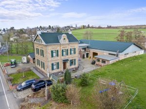 Immobilienangebot - Königswinter - Alle - Traumdomizil für Pferdeliebhaber u. Mehrgenerationen: Einzigartige Immobilie mit modernem Komfort u. idyllischem Flair!