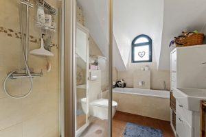 Immobilienangebot - Königswinter - Alle - Traumdomizil für Pferdeliebhaber u. Mehrgenerationen: Einzigartige Immobilie mit modernem Komfort u. idyllischem Flair!
