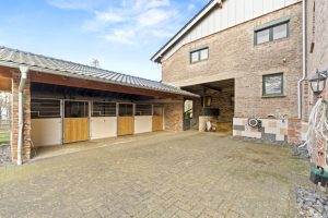 Immobilienangebot - Königswinter - Alle - Traumdomizil für Pferdeliebhaber u. Mehrgenerationen: Einzigartige Immobilie mit modernem Komfort u. idyllischem Flair!