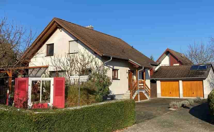 Immobilienangebot - Achern / Gamshurst - Alle - Schönes Einfamilienhaus in sonniger und ruhiger Lage in Achern-Gamshurst.
