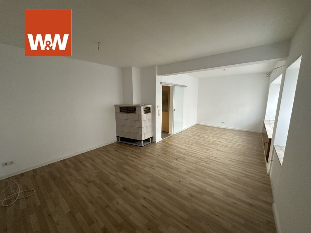 Immobilienangebot - Stuttgart Bad Cannstatt - Alle - Leerstehendes 3-Familienhaus in sehr guter Lage mit vielfältigen Nutzungsmöglichkeiten.