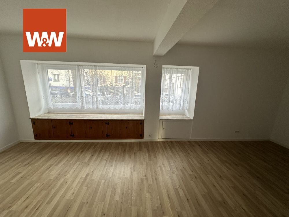 Immobilienangebot - Stuttgart Bad Cannstatt - Alle - Leerstehendes 3-Familienhaus in sehr guter Lage mit vielfältigen Nutzungsmöglichkeiten.