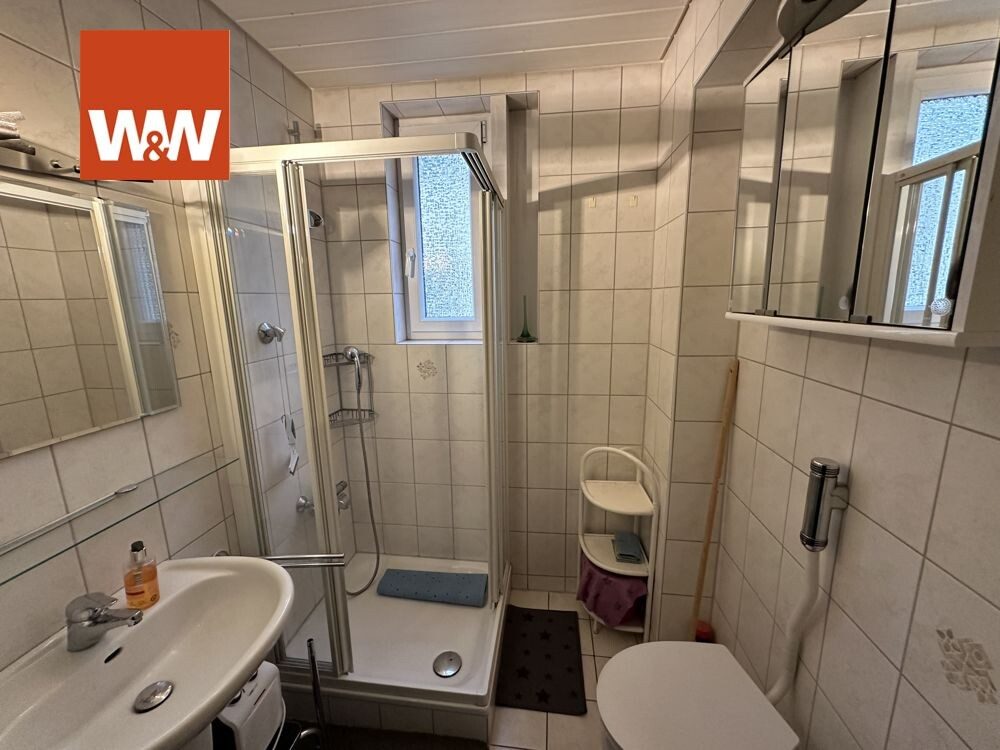 Immobilienangebot - Stuttgart Bad Cannstatt - Alle - Leerstehendes 3-Familienhaus in sehr guter Lage mit vielfältigen Nutzungsmöglichkeiten.