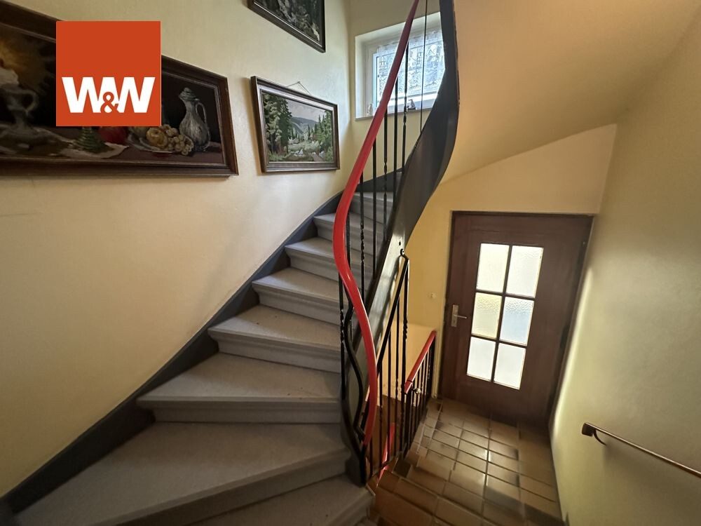 Immobilienangebot - Stuttgart Bad Cannstatt - Alle - Leerstehendes 3-Familienhaus in sehr guter Lage mit vielfältigen Nutzungsmöglichkeiten.