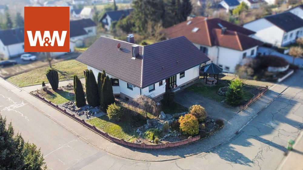 Immobilienangebot - Waibstadt - Alle - Einfamilienhaus mit ELW und großem Grundstück in schöner Lage von Waibstadt