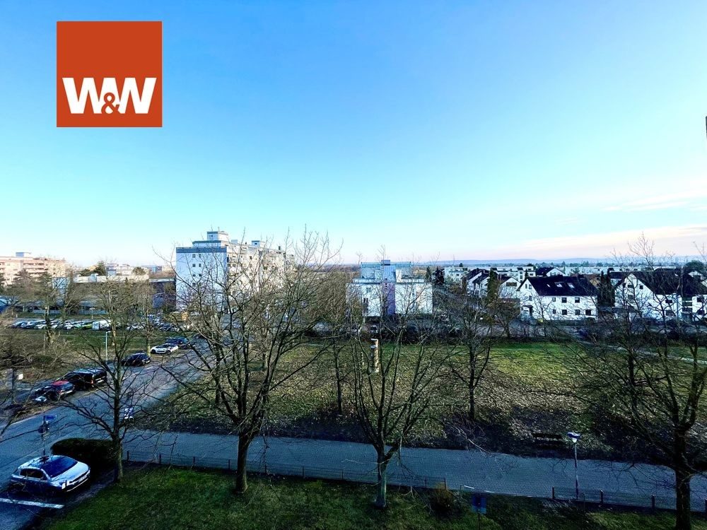 Immobilienangebot - Karlsruhe / Neureut - Alle - BEVORZUGTE LAGE UND FERNBLICK: Schöne 4 Zimmerwohnung INKLUSIVE TG-STELLPLATZ