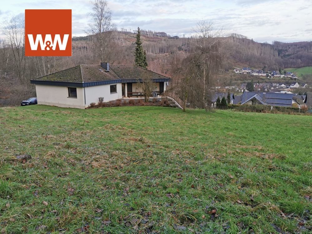 Immobilienangebot - Gummersbach - Alle - ***Naturnahes Einfamilienhaus mit Potenzial für eine Einliegerwohnung und  ca. 2358 m² Grundstück!***