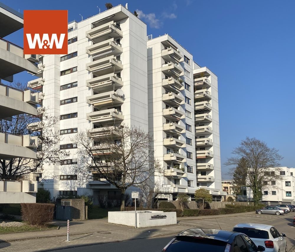 Immobilienangebot - Wendlingen am Neckar - Alle - RUHIG UND DOCH SEHR ZENTRAL - SCHÖNE 4,5 ZIMMER-WOHNUNG MIT SCHWIMMBAD