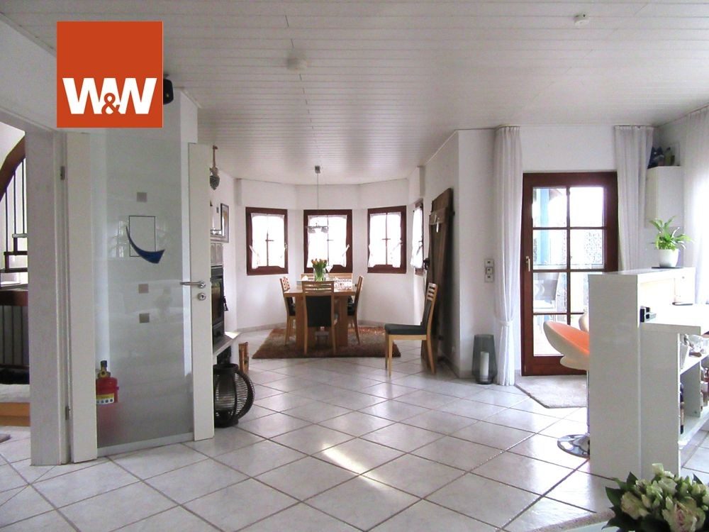 Immobilienangebot - Wiernsheim - Alle - Einziehen und Wohlfühlen!
Ein Haus das keine Wünsche offen lässt für die ganze Familie!