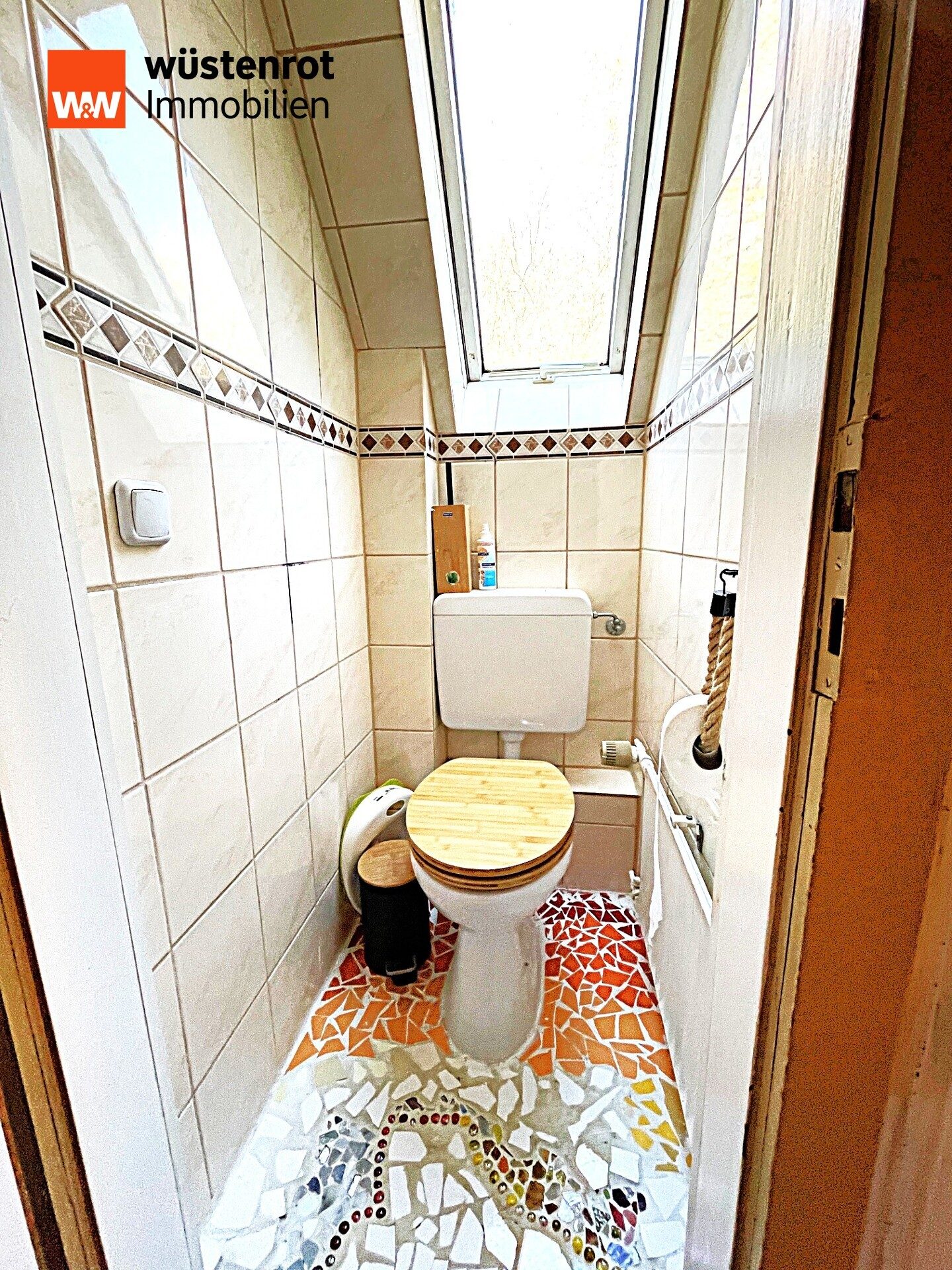 Immobilienangebot - Plettenberg / Oesterau - Alle - Wohnen Sie da, wo andere Urlaub machen
freistehendes Einfamilienhaus, großes Grundstück u. Garage