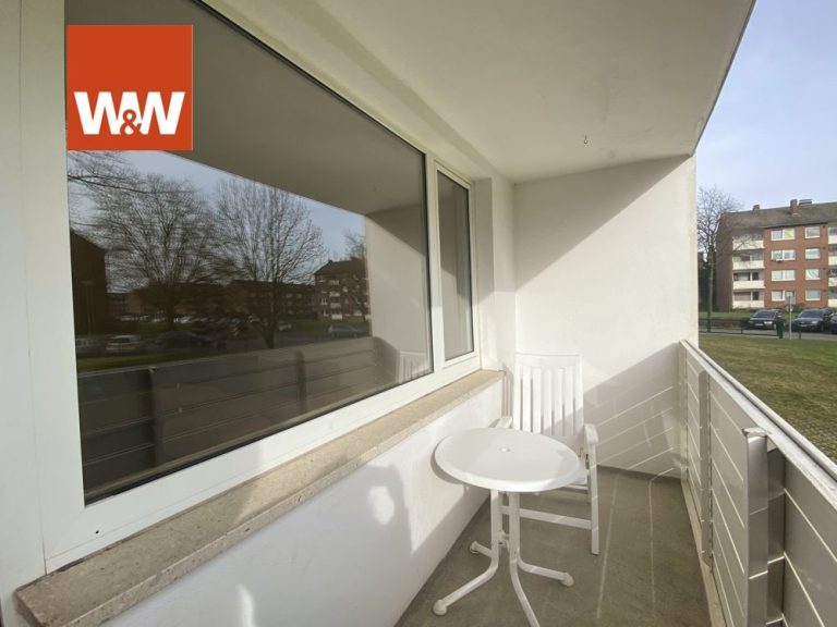 Immobilienangebot - Krefeld - Alle - Komplett Renovierte Wohnung mit 3 Balkonen und Stellplatz in Nord Benrad