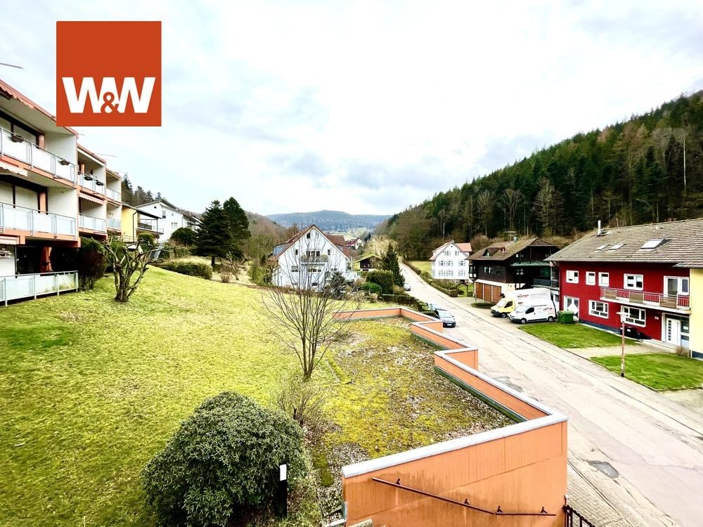 Immobilienangebot - Bad Herrenalb - Alle - ERHOLUNG MIT FERNBLICK: Gut geschnittene 2 Zimmerwohnung mit zwei Balkonen