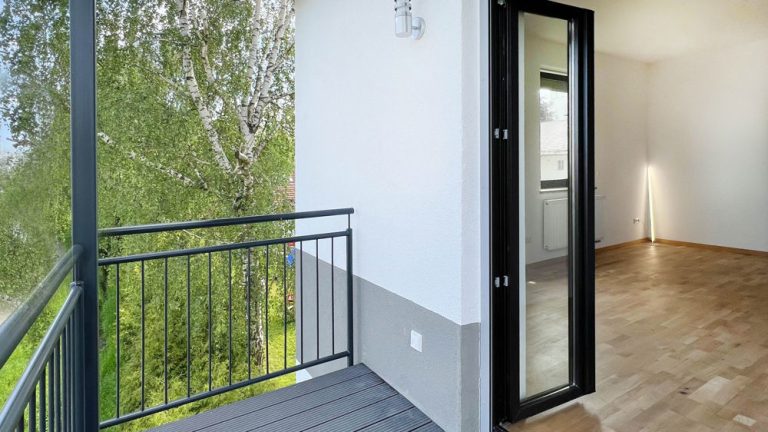Immobilienangebot - Schierling / Inkofen - Alle - Top sanierte ETW mit Balkon i.Lkr. Regensburg