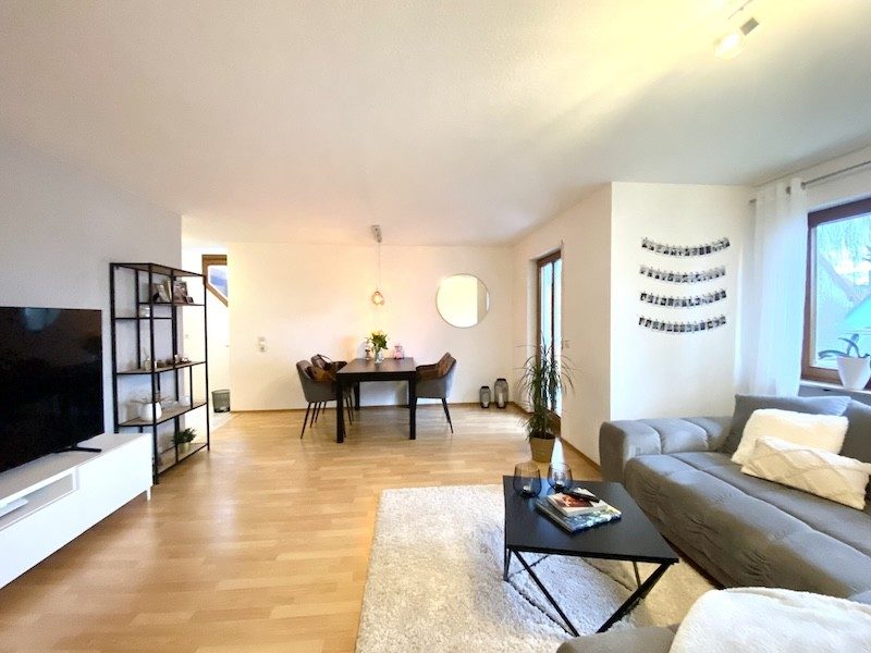 Immobilienangebot - Schlier - Alle - Traumhafte 2-Zimmer-Wohnung mit zwei Balkonen am Dorfplatz von Schlier