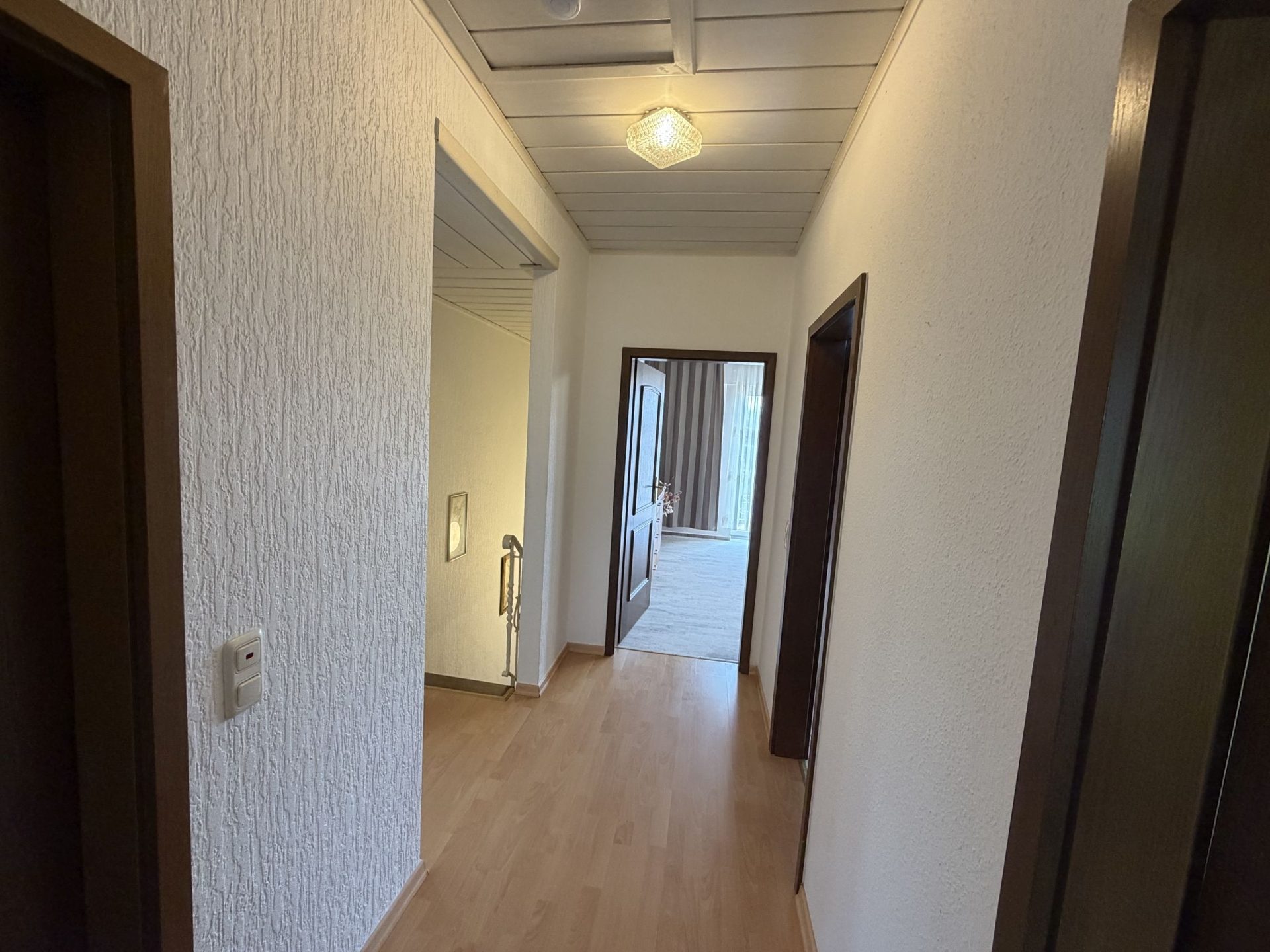 Immobilienangebot - Gangelt - Alle - 3D: Familienglück in ruhiger Lage - Sehr gepflegtes Einfamilienhaus mit Kamin, Balkon und viel Platz