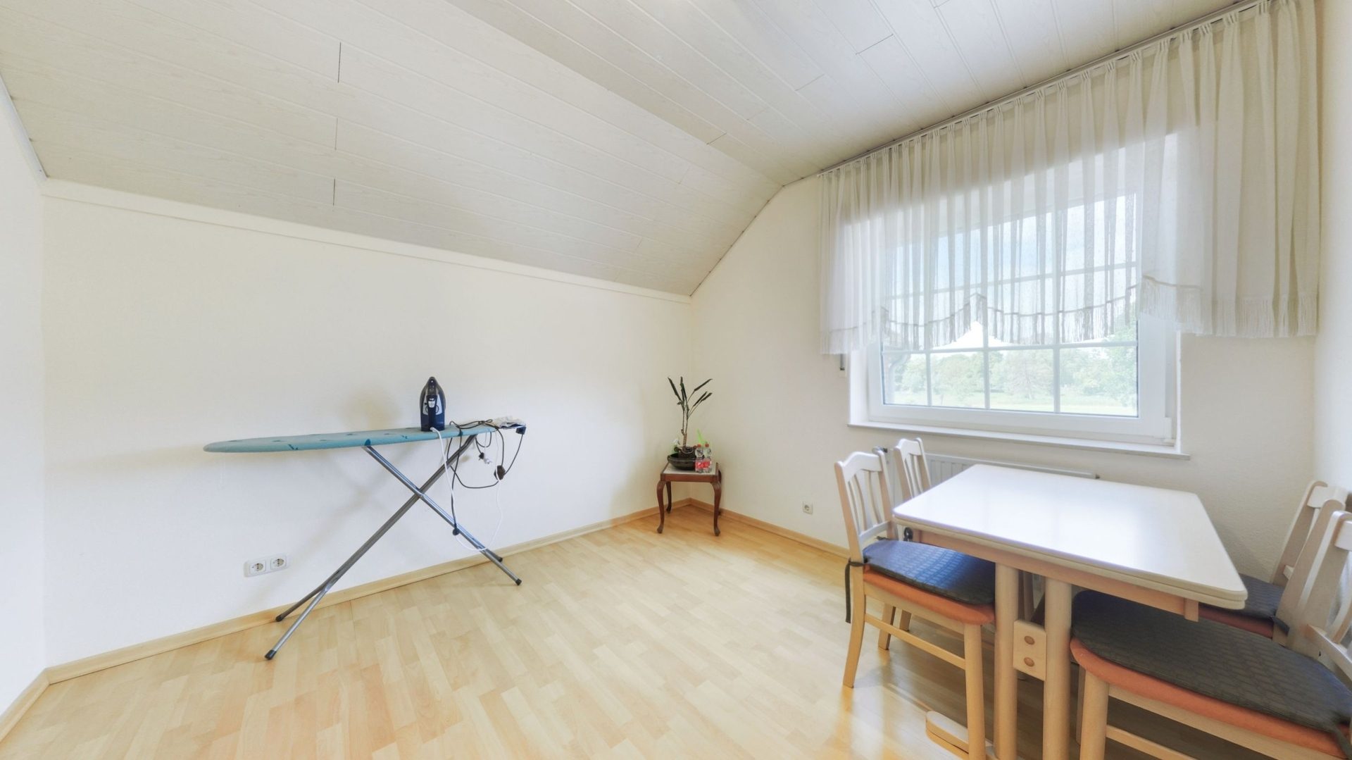 Immobilienangebot - Gangelt - Alle - 3D: Familienglück in ruhiger Lage - Sehr gepflegtes Einfamilienhaus mit Kamin, Balkon und viel Platz