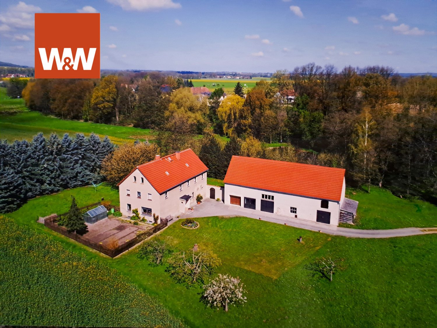 Immobilienangebot - Löbau - Alle - Solides Landhaus mit Scheune in ausgezeichneter, reizvoller Alleinlage