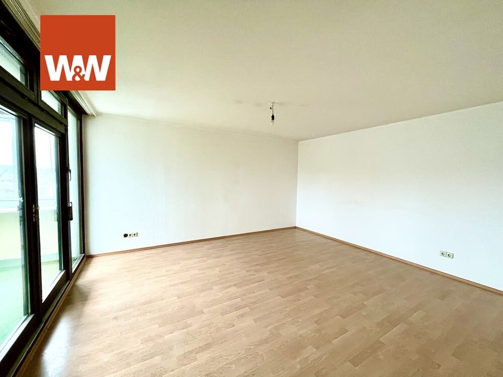 Immobilienangebot - Mühlacker - Alle - VIELFÄLTIGUNG NUTZUNG IN SCHÖNEM WOHNRAUM: 3 Zimmerwohnung, Stellplatz Tiefgarage, Balkon-Wintergarten!