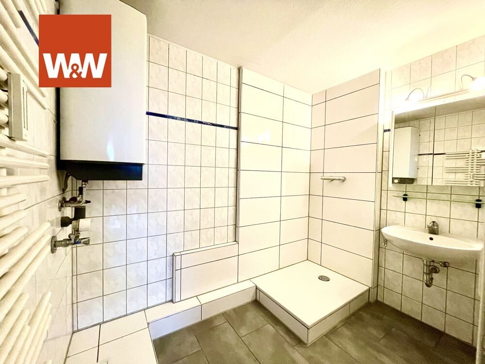Immobilienangebot - Mühlacker - Alle - VIELFÄLTIGUNG NUTZUNG IN SCHÖNEM WOHNRAUM: 3 Zimmerwohnung, Stellplatz Tiefgarage, Balkon-Wintergarten!