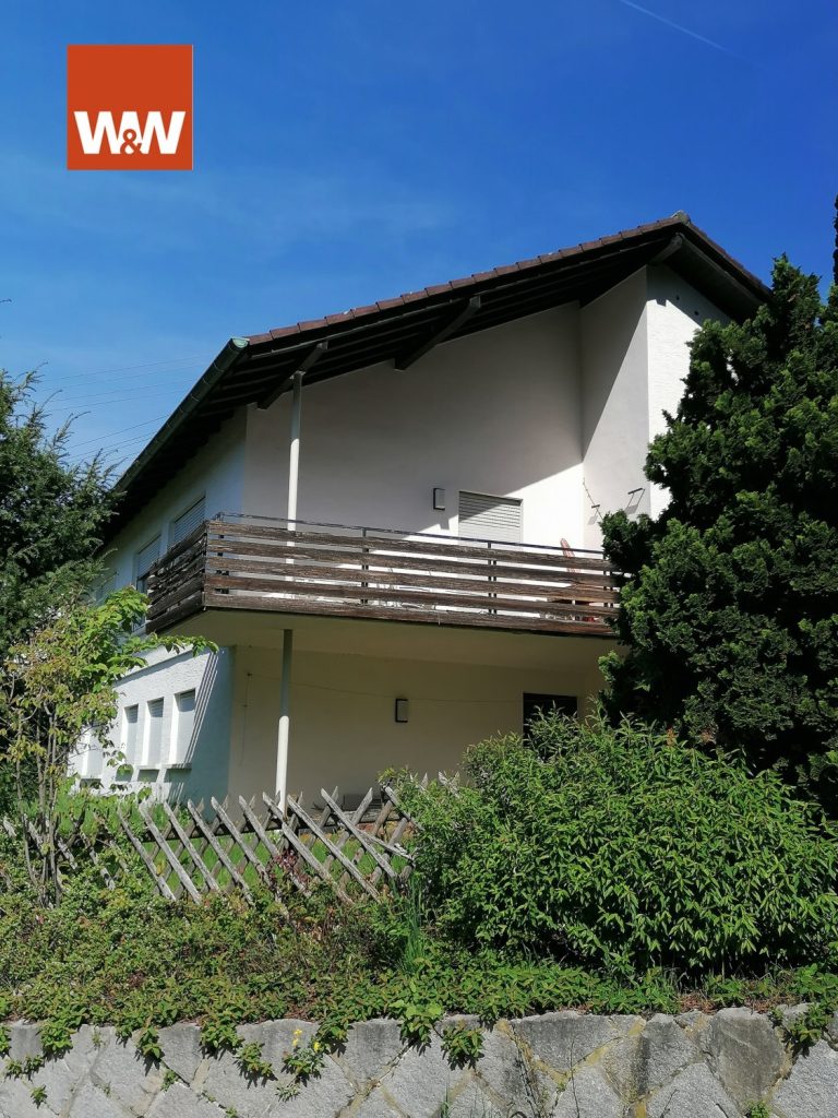 Immobilienangebot - Gernsbach - Alle - Einfamilienhaus in toller und sonniger Aussichtslage.
Wohnen wo andere Urlaub machen.