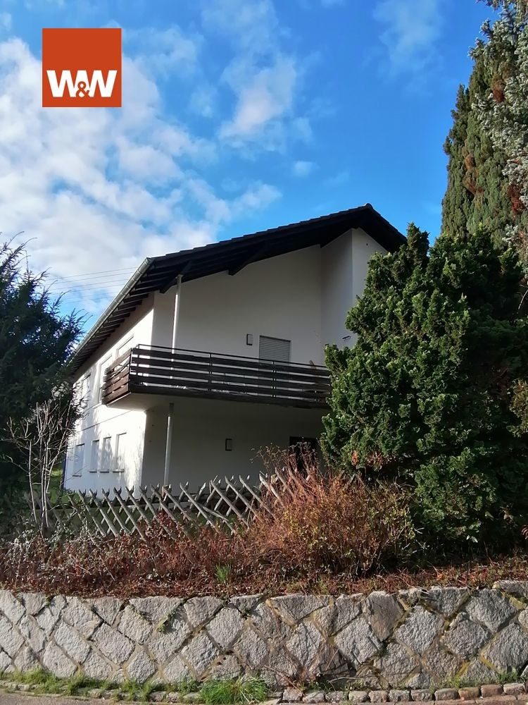 Immobilienangebot - Gernsbach - Alle - Einfamilienhaus in toller und sonniger Aussichtslage.
Wohnen wo andere Urlaub machen.