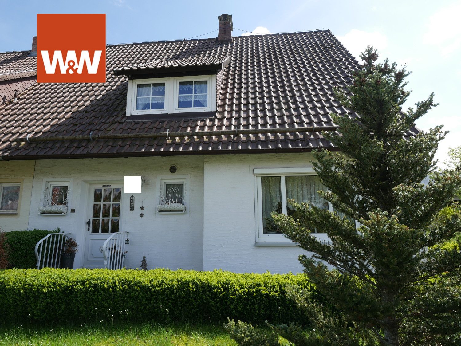 Immobilienangebot - Sonnefeld - Alle - Schmucke Doppelhaushälfte mit großem Garten