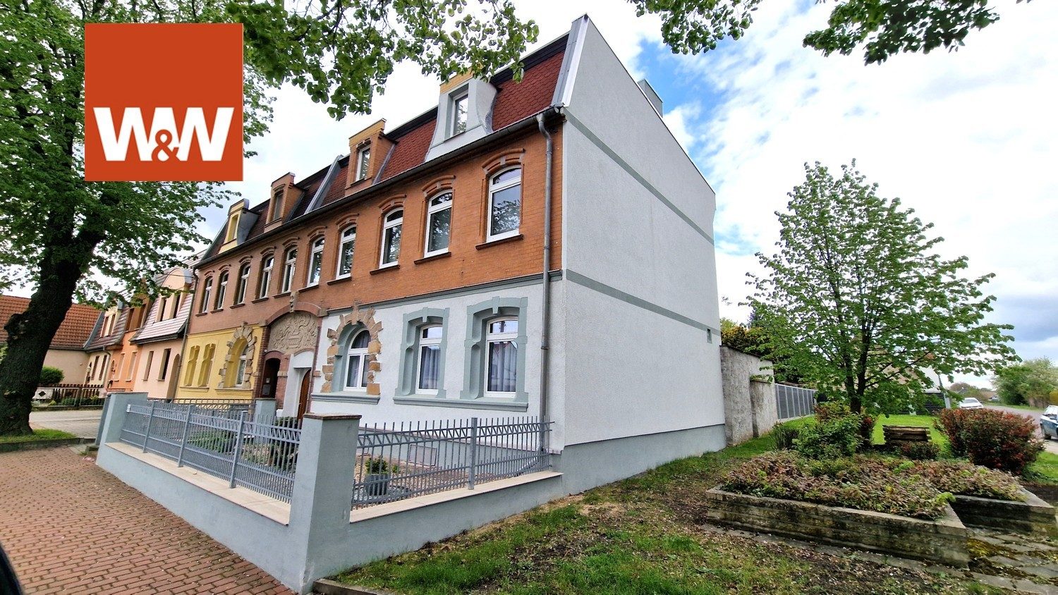 Immobilienangebot - Neundorf (Anhalt) / Neu Staßfurt - Alle - Staßfurt/Neundorf- Hier könnte Ihr Atelier entstehen im charmanten 2 Familienhaus