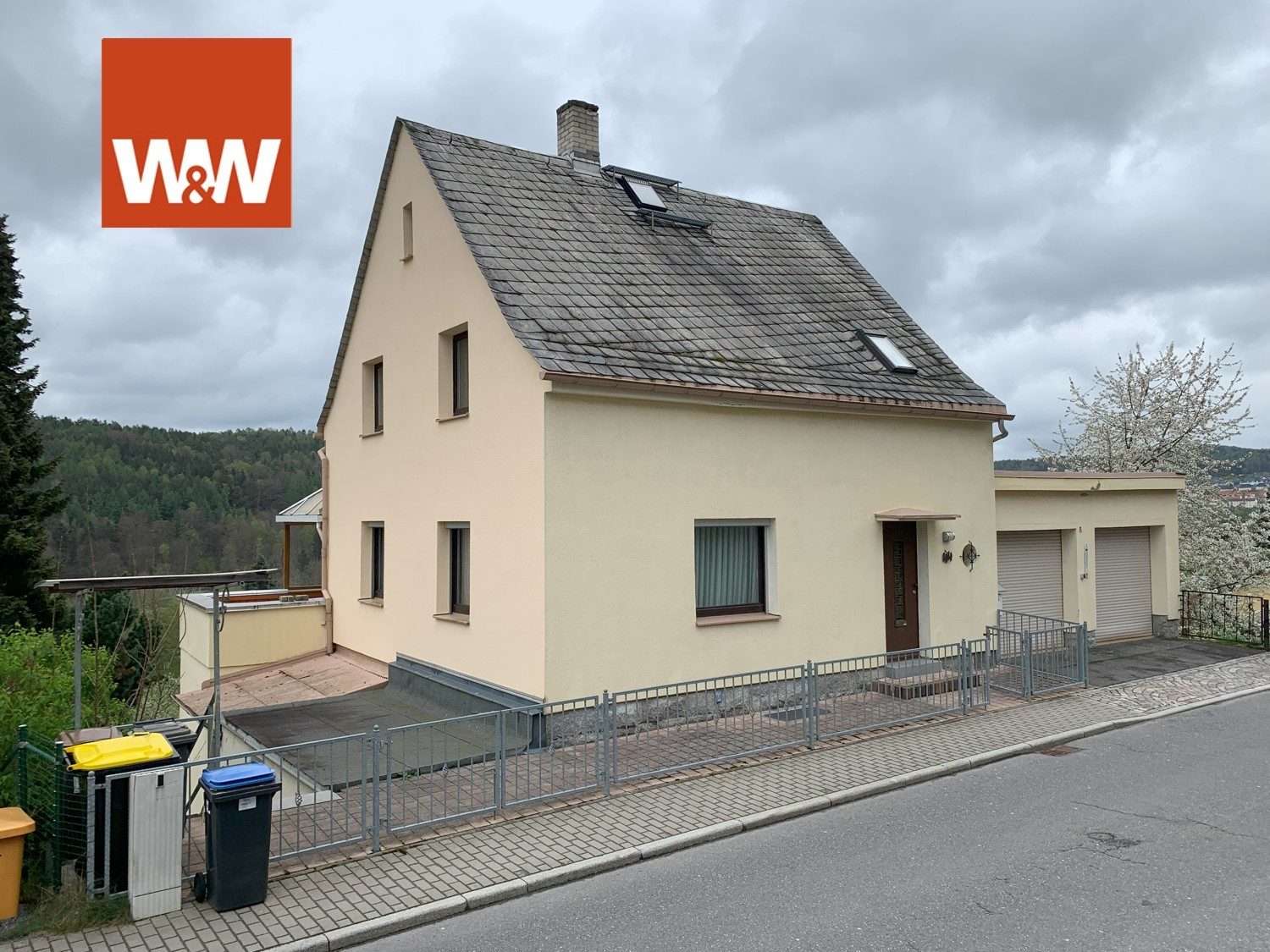 Immobilienangebot - Aue - Alle - Schönes Eigenheim mit herrlicher Aussicht - Doppelgarage, Galerie & Partyraum - auch ELW möglich
