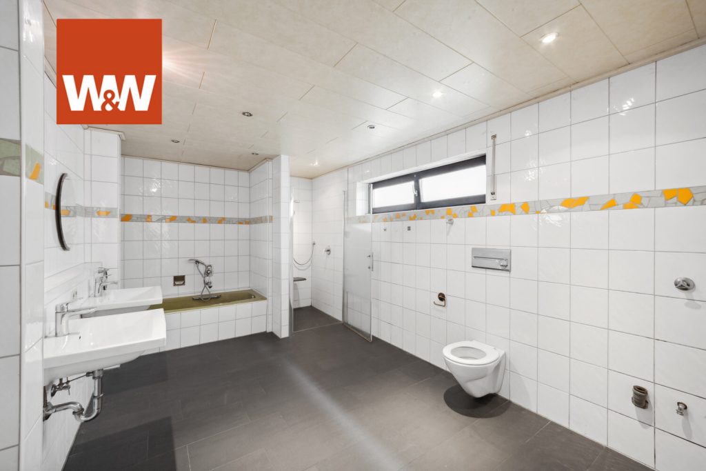 Immobilienangebot - Leidersbach / Roßbach - Alle - Exklusives Wohnen! Entdecken Sie Ihr neues Traumhaus: 
Großzügiges Anwesen mit Wellnessoase zu unschlagbarem Preis!