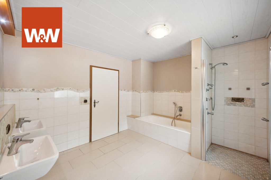 Immobilienangebot - Leidersbach / Roßbach - Alle - Exklusives Wohnen! Entdecken Sie Ihr neues Traumhaus: 
Großzügiges Anwesen mit Wellnessoase zu unschlagbarem Preis!