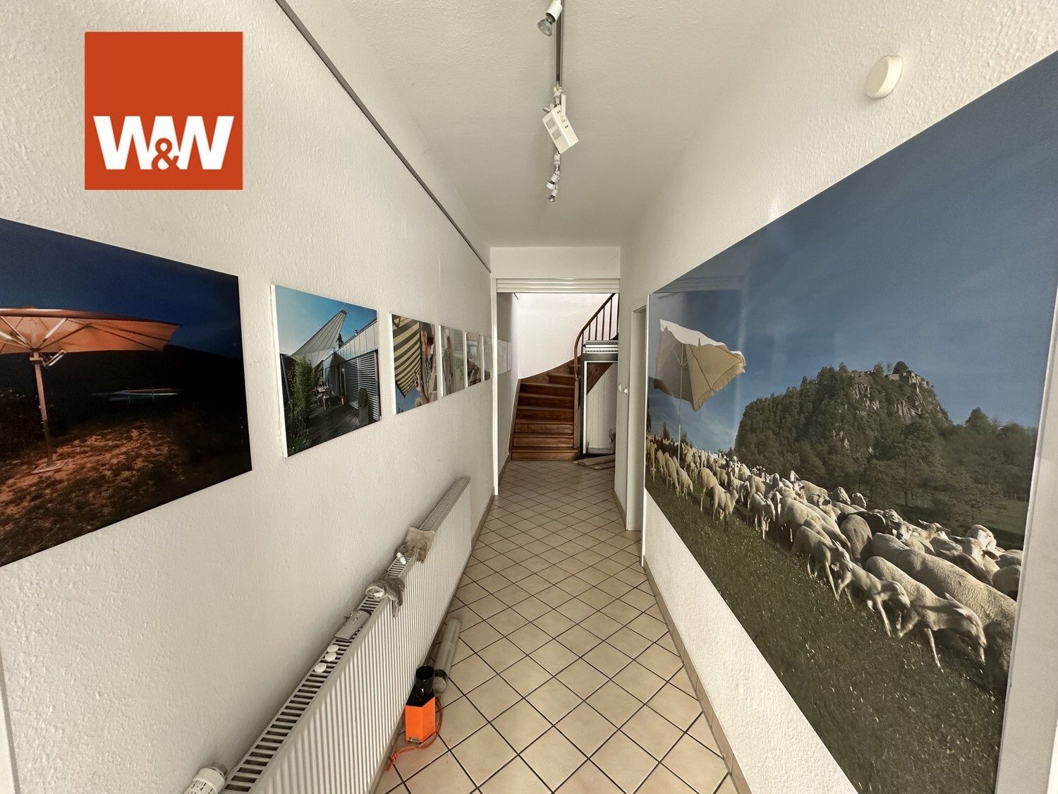 Immobilienangebot - Stuttgart / Stuttgart-West - Alle - Vielseitige Gewerbeimmobilie im Stuttgarter Westen mit Büro, Werkstatt und Lager!