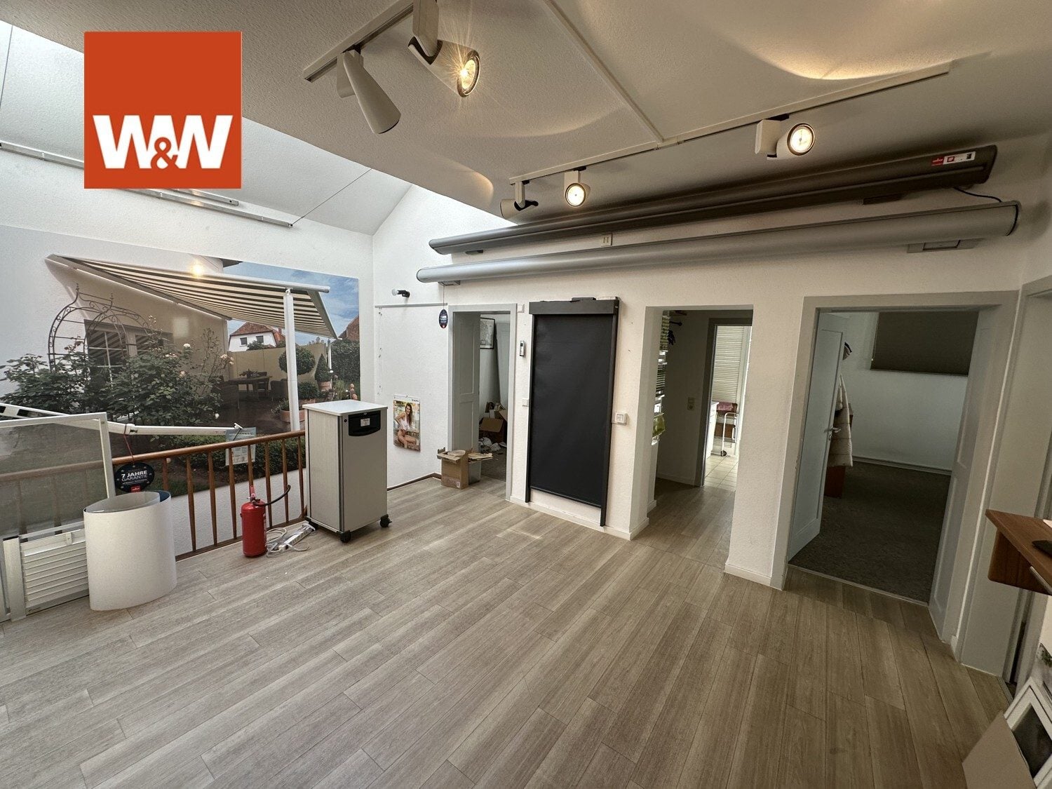 Immobilienangebot - Stuttgart / Stuttgart-West - Alle - Vielseitige Gewerbeimmobilie im Stuttgarter Westen mit Büro, Werkstatt und Lager!