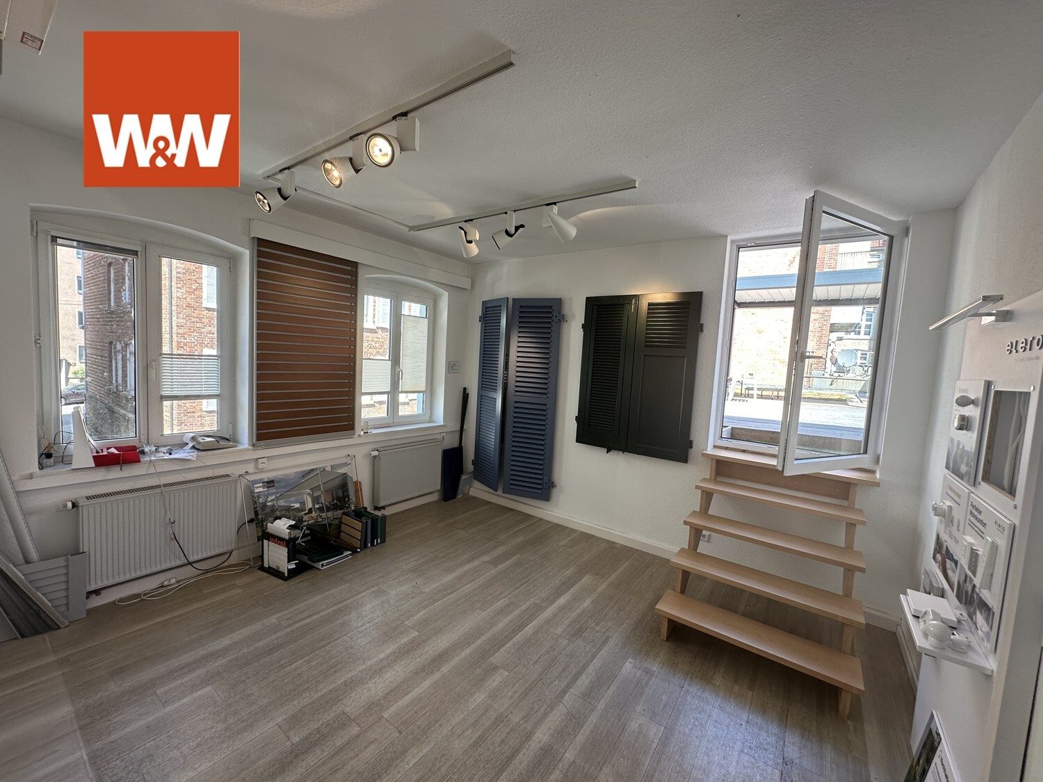 Immobilienangebot - Stuttgart / Stuttgart-West - Alle - Vielseitige Gewerbeimmobilie im Stuttgarter Westen mit Büro, Werkstatt und Lager!