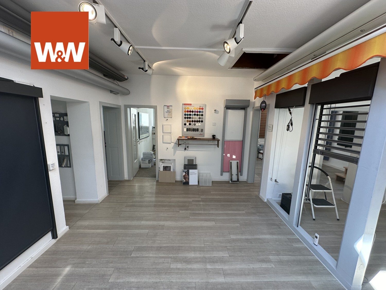 Immobilienangebot - Stuttgart / Stuttgart-West - Alle - Vielseitige Gewerbeimmobilie im Stuttgarter Westen mit Büro, Werkstatt und Lager!