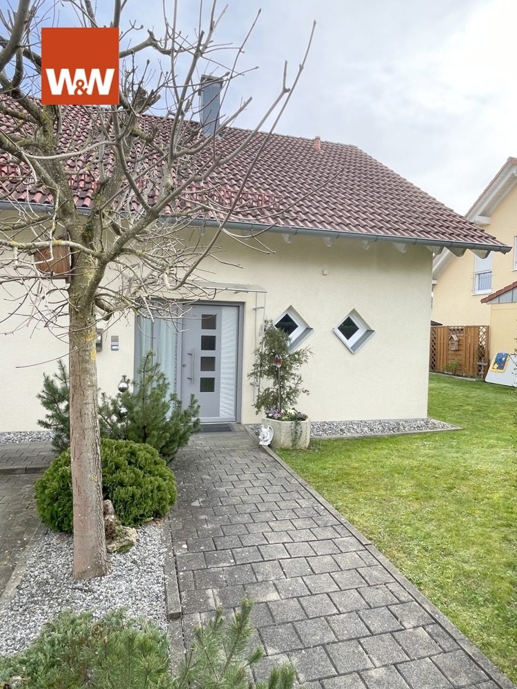 Immobilienangebot - Hüttlingen - Alle - Ruhiges und freundliches Einfamilienhaus in Ortsrandlage von Hüttlingen zu vermieten