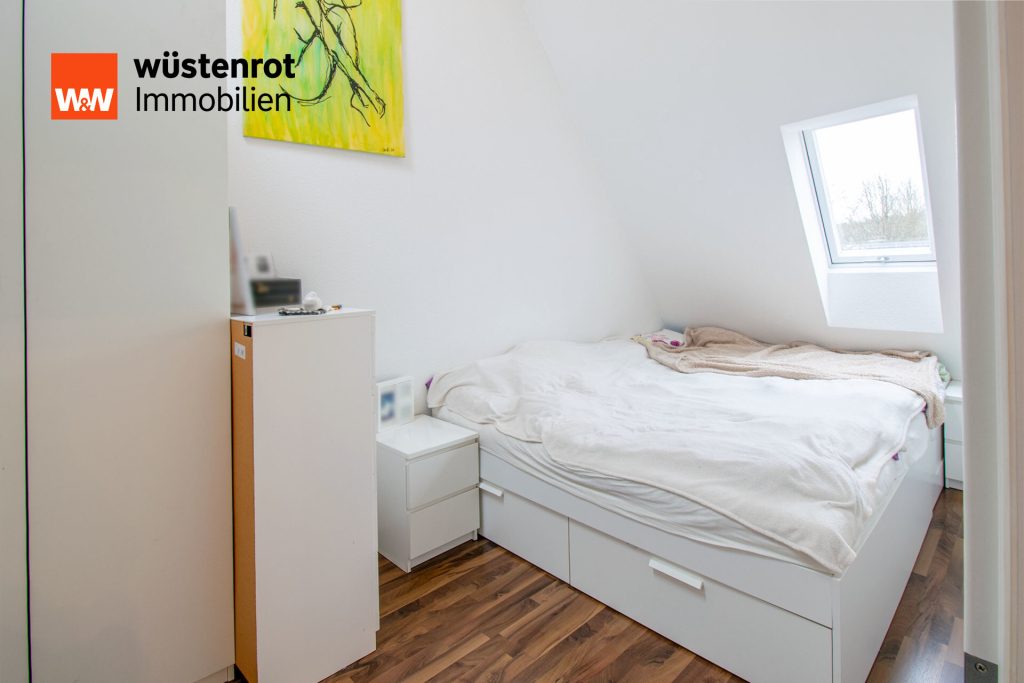 Immobilienangebot - Bietigheim-Bissingen - Alle - 4,5-Zimmer-Dachgeschoss-Maisonettewohnung mit Balkon im alten Stadtteil von Bissingen.