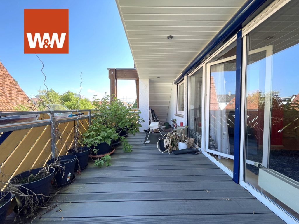 Immobilienangebot - Leonberg - Alle - Großzügige 4-Zi.-Maisonette-Wohnung mit großem Balkon und EBK mitten in Eltingen zu verkaufen!